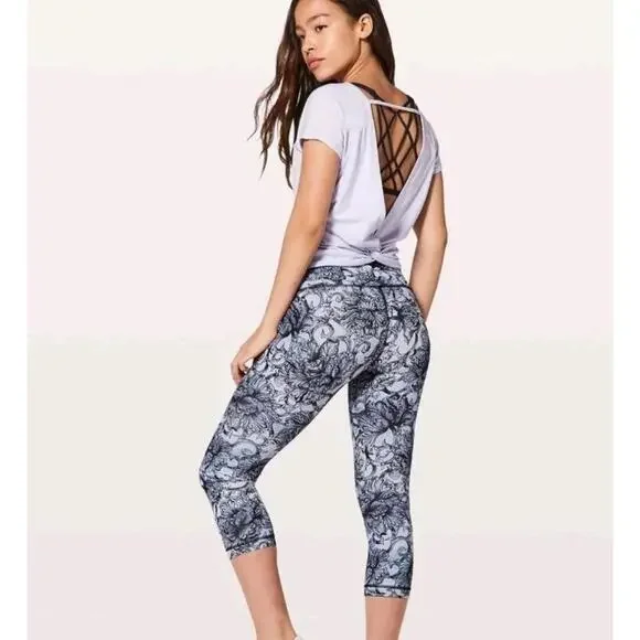 lululemon Wunder Under Crop (Hi-Rise) 21" Size 6 in Hanakotoba Starlight Multi - Picture 1 of 7